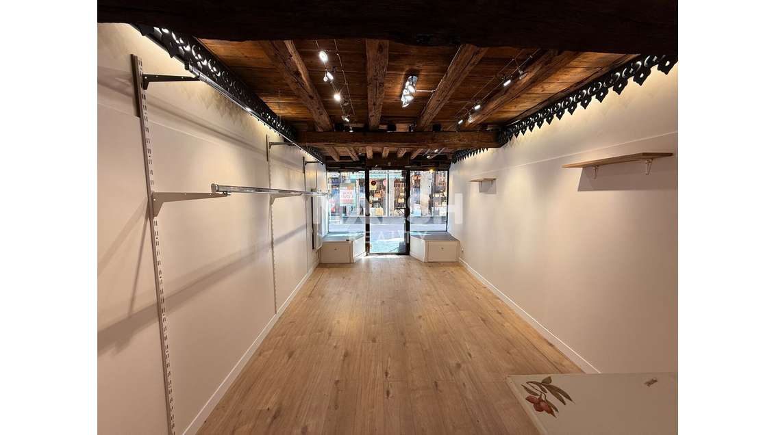 A louer local 30m² quartier commerçant St Etienne