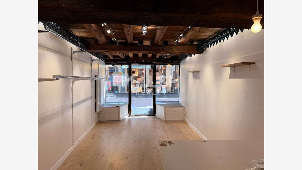 A louer local 30m² quartier commerçant St Etienne