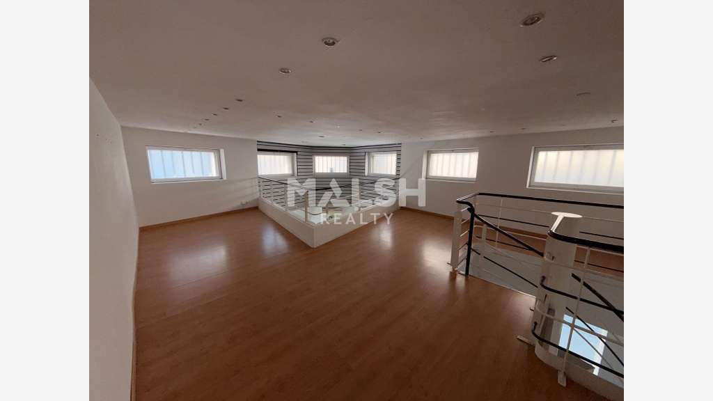 A louer local 240m² avec cave  à Saint-Étienne