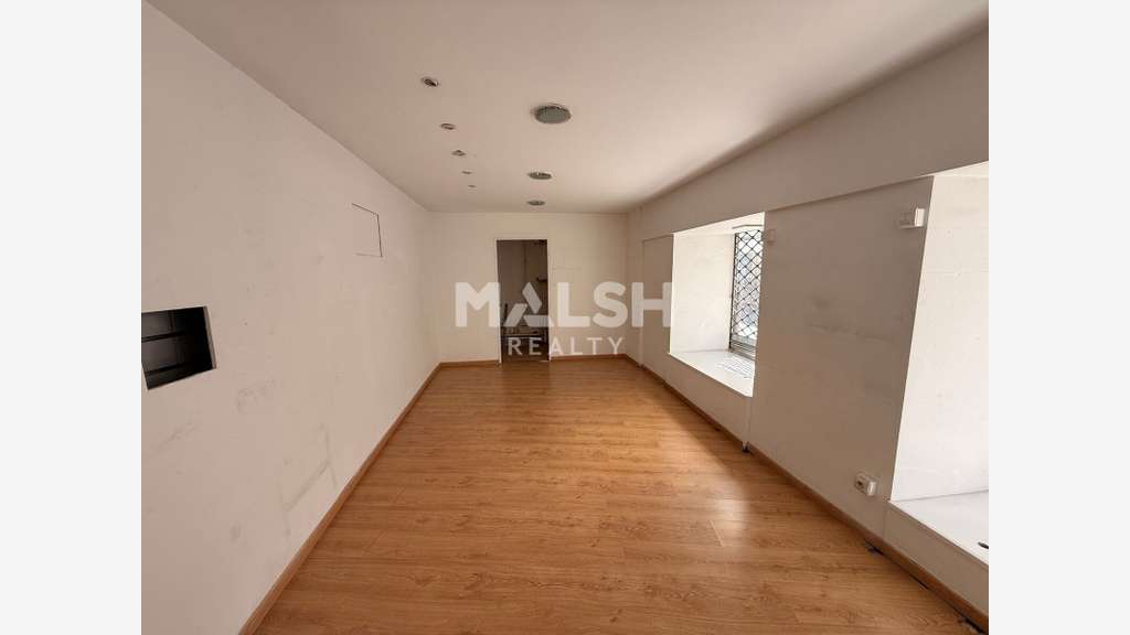 A louer local 240m² avec cave  à Saint-Étienne