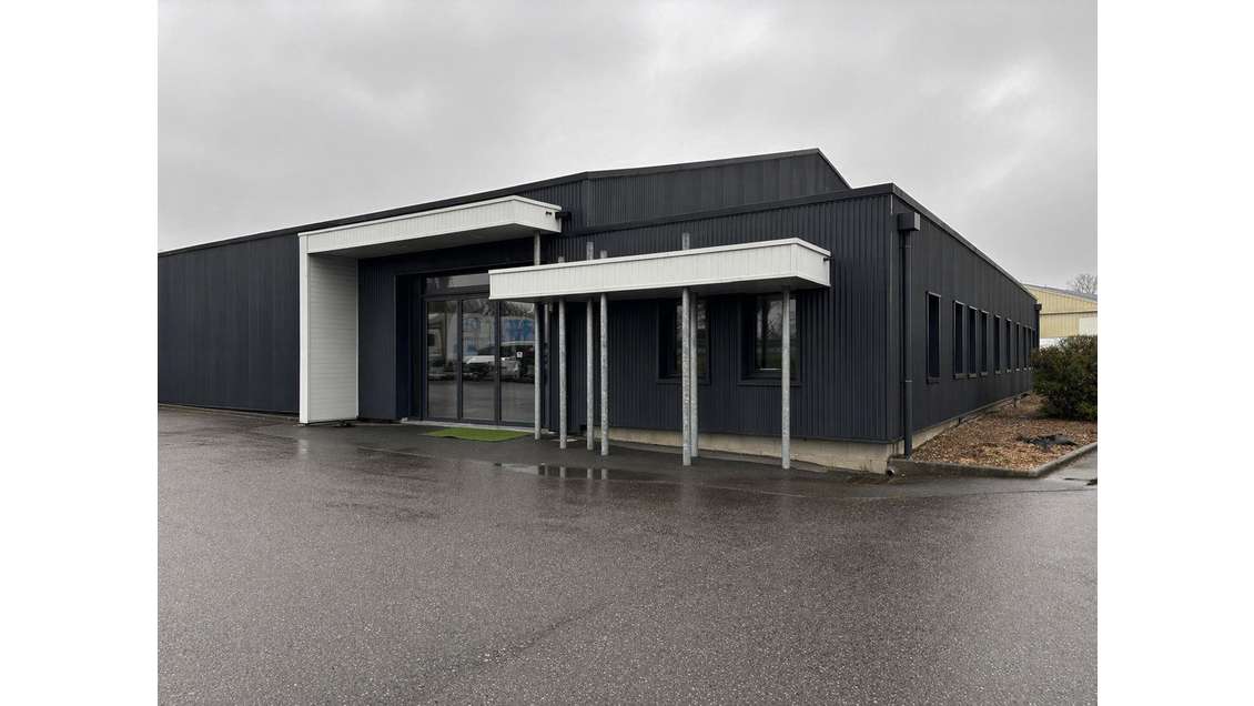 Loue local commercial 100m² St-Évarzec empl strat