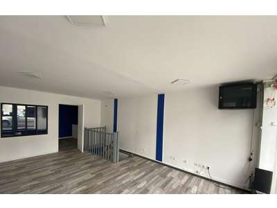 Location Locaux commerciaux - Boutiques à Saint-Fargeau-Ponthierry