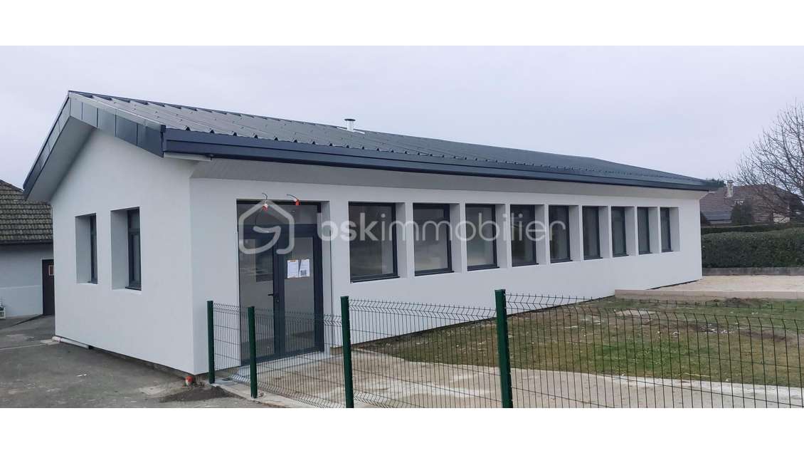 A louer bâtiment indépendant rénové 117m² St-Félix