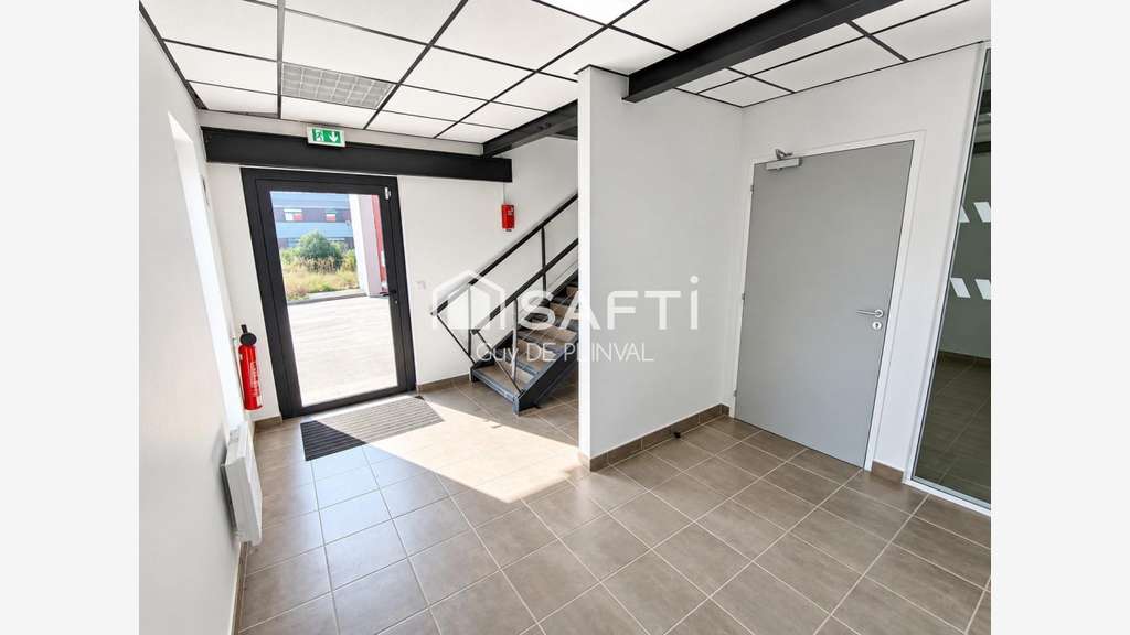 Loue local d'activité bureaux 256m² à Saint-Félix