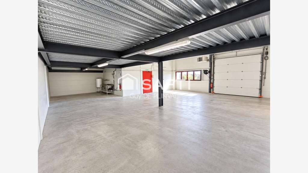 Loue local d'activité bureaux 256m² à Saint-Félix
