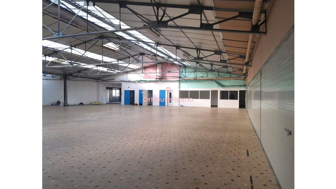 Bâtiment d'activités 800m² à Saint-Florent-le-Viei