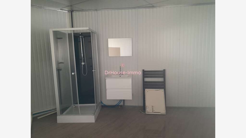 Bâtiment d'activités 800m² à Saint-Florent-le-Viei