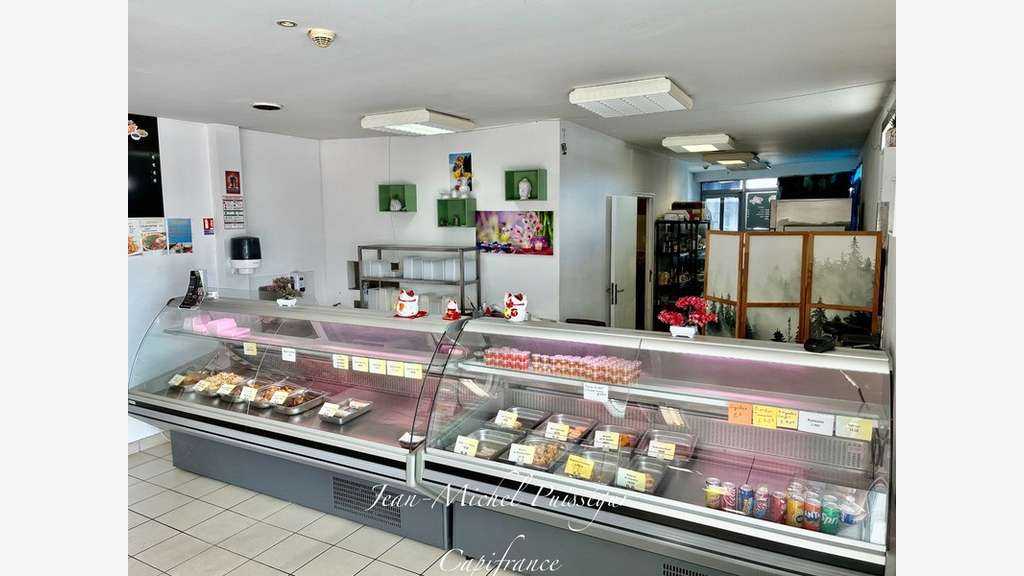 Local 85m² à louer St Gaudens Supermarché Auchan 