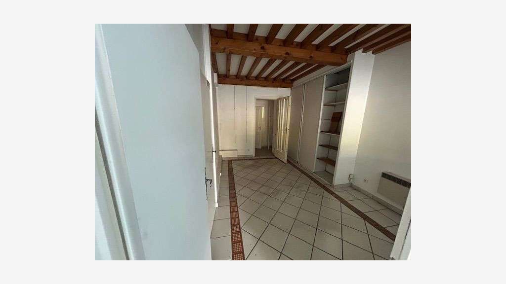 A louer local 36m² à Saint-Genis-Laval centre