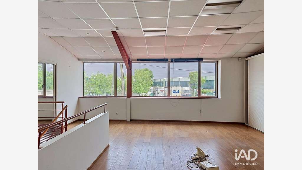 A louer local d’activité 646m² à Saint-Genis-Laval