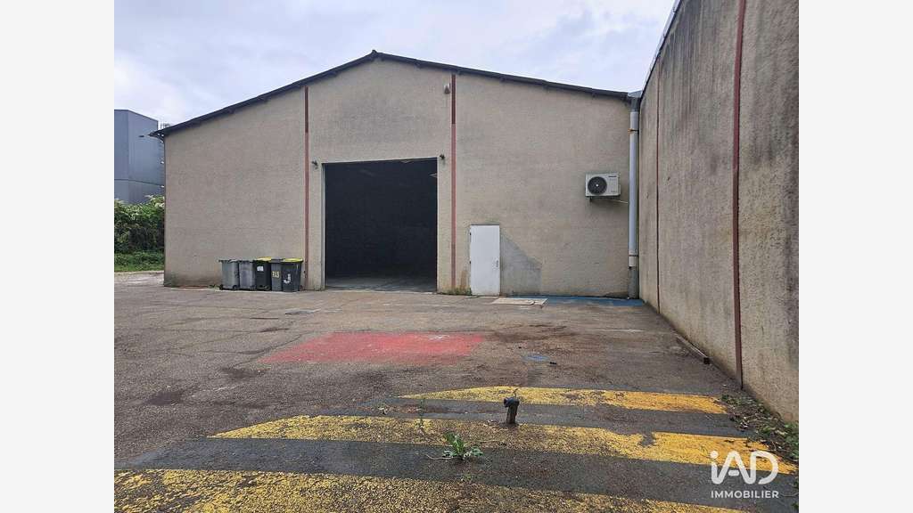 A louer local d’activité 646m² à Saint-Genis-Laval