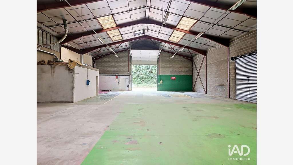 A louer local d’activité 646m² à Saint-Genis-Laval