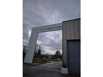 Location Locaux commerciaux - Boutiques à Saint-Genis-les-Ollières