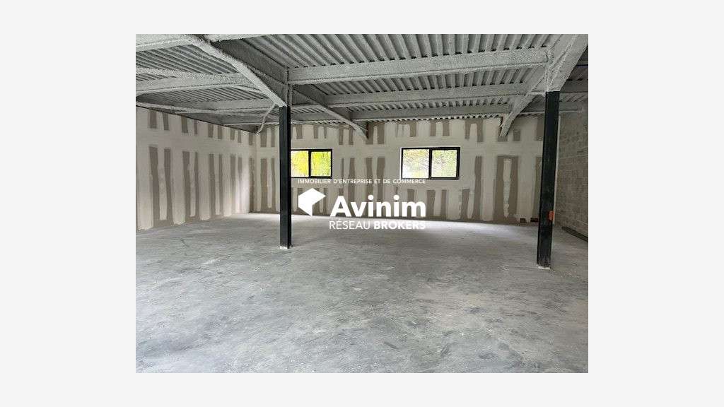 Local commercial 66m² R+1 Saint-Genis-Pouilly