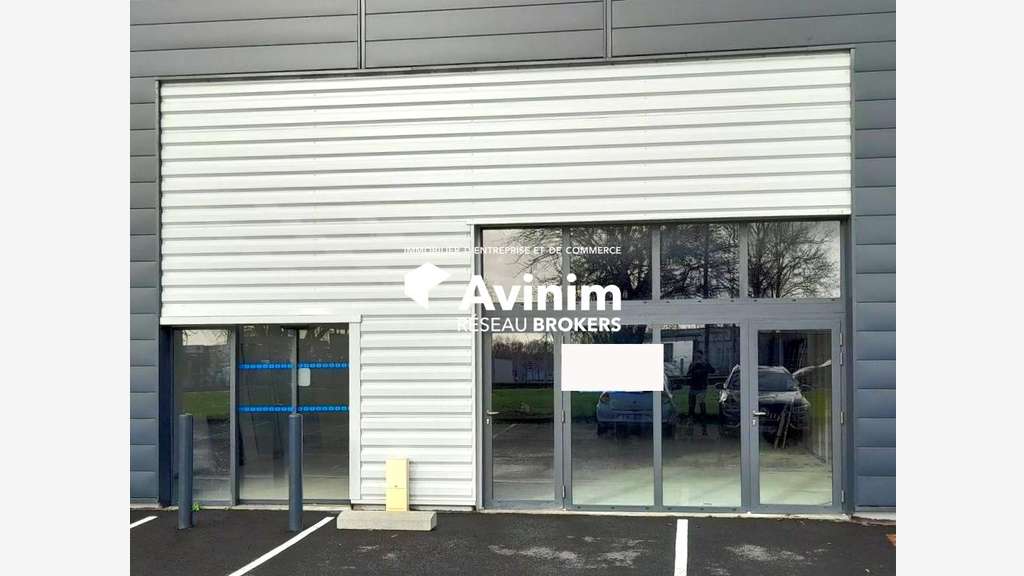 Très beau local 270m² neuf à louer à Bourges