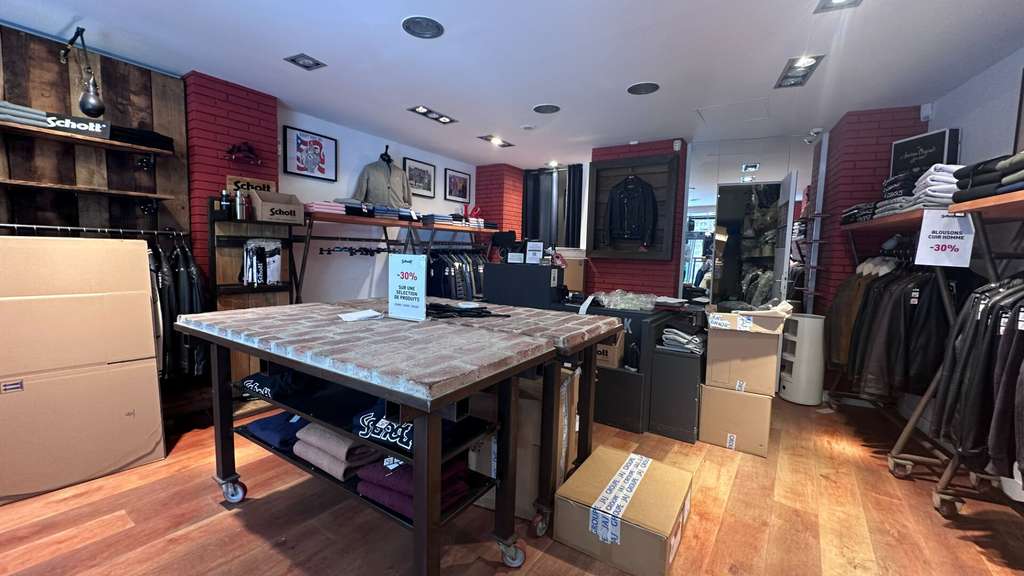 Loue local commercial 52m² à Saint-Germain-en-Laye