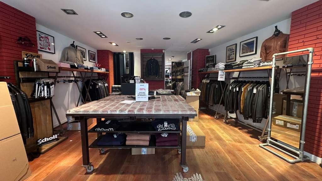 Loue local commercial 52m² à Saint-Germain-en-Laye