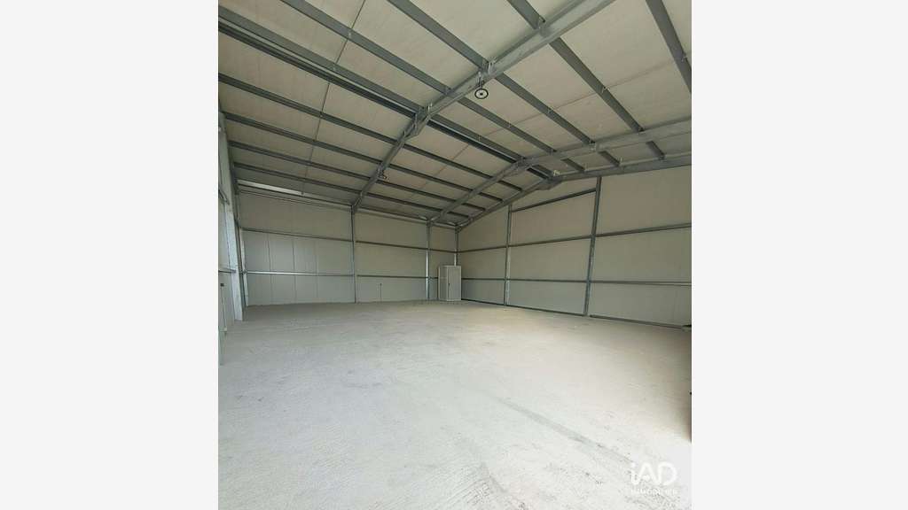 A louer entrepôt de 195m² à Saint-Germain-Laval