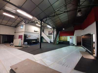 Loue local cial 300m² sur axe passant St Herblain