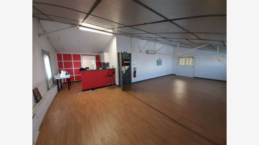 Loue local cial 300m² sur axe passant St Herblain