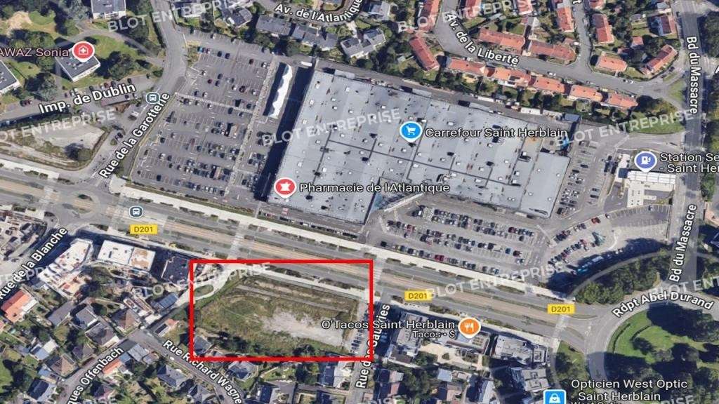 A louer locaux commerciaux 94m² à Saint Herblain