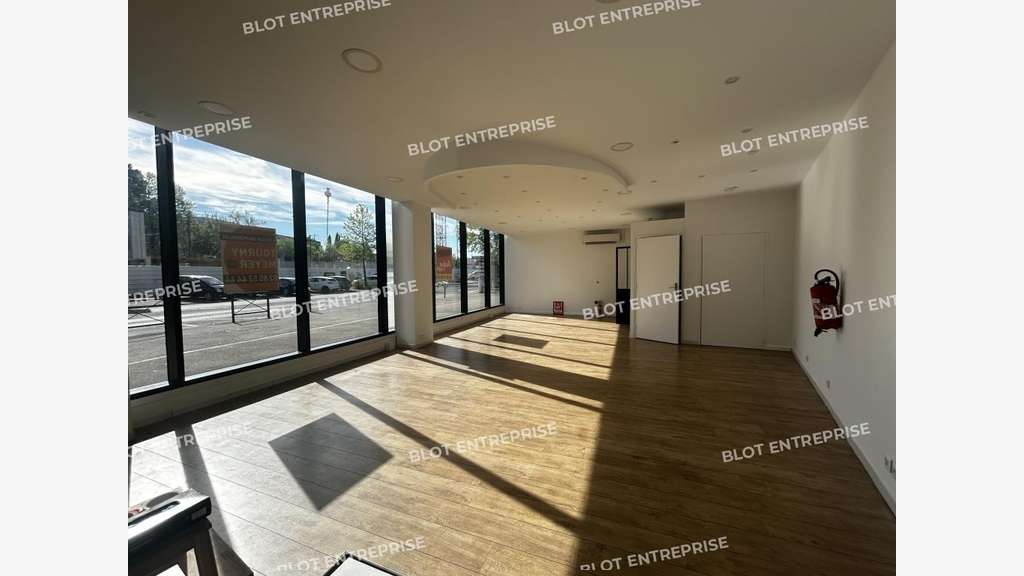 A louer locaux commerciaux 59m² à Saint Herblain
