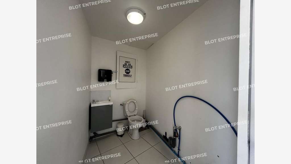 A louer locaux commerciaux 59m² à Saint Herblain