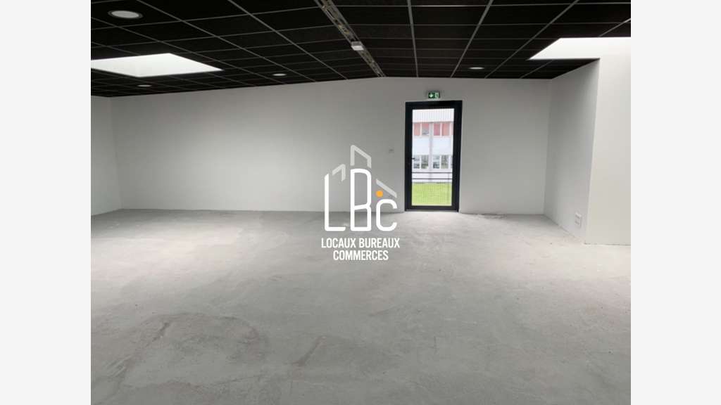 Local commercial 275m² à louer à Saint Herblain