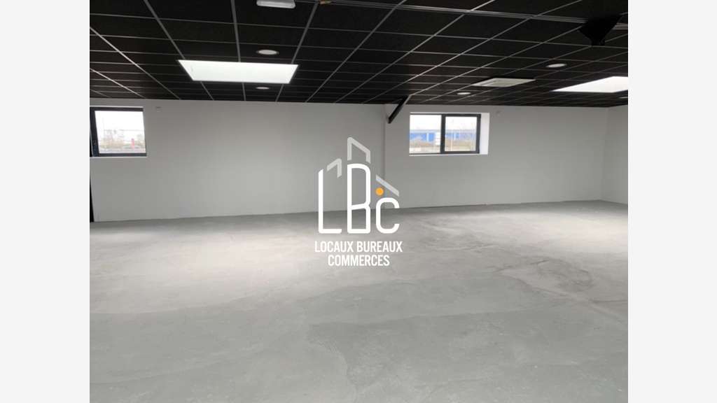 Local commercial 275m² à louer à Saint Herblain