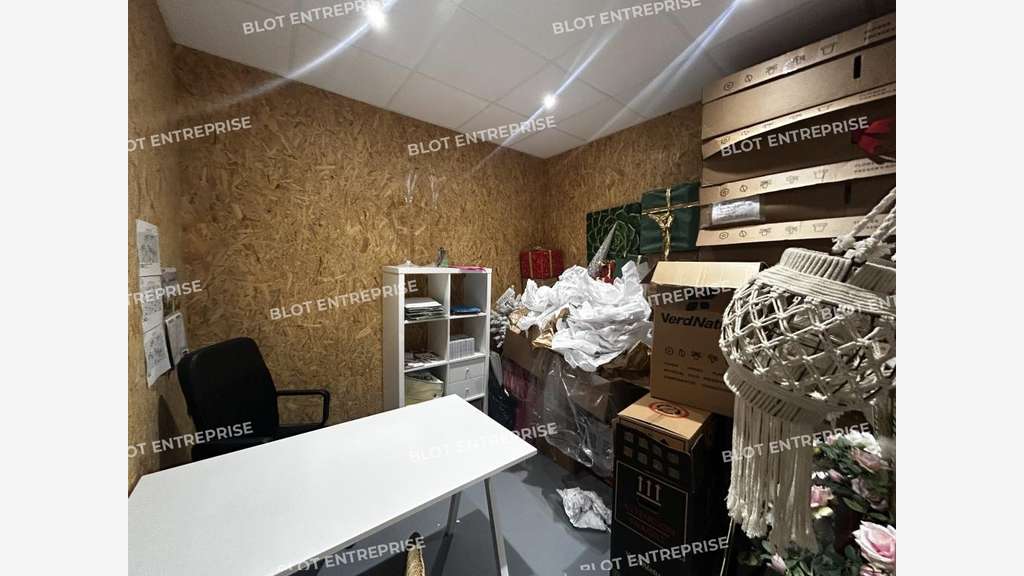 A louer locaux commerciaux de 203m² Saint Herblain