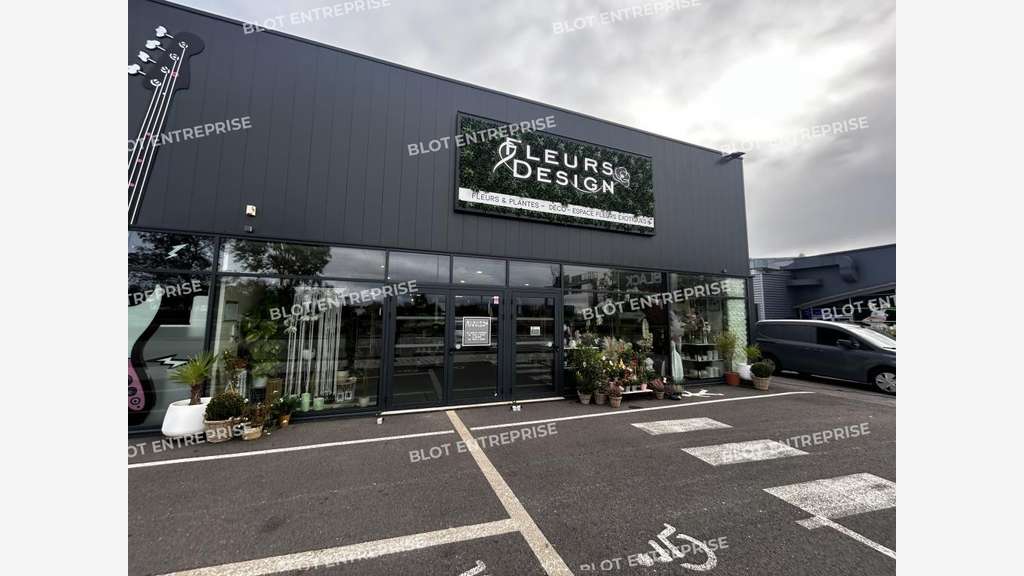 A louer locaux commerciaux de 203m² Saint Herblain