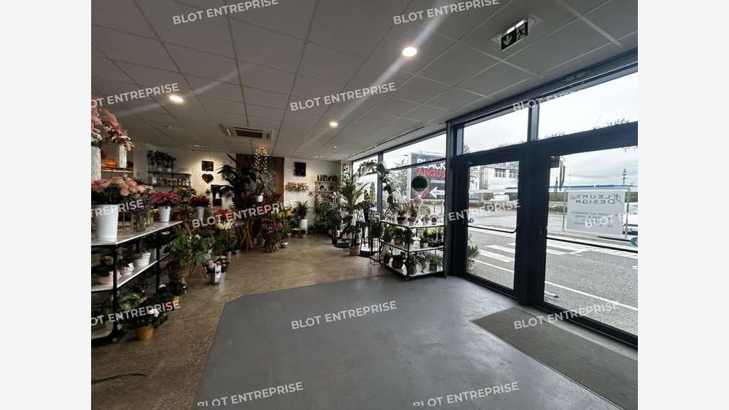 A louer locaux commerciaux de 203m² Saint Herblain