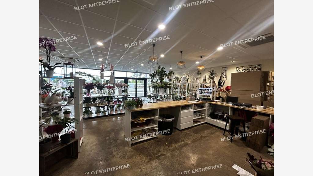 A louer locaux commerciaux de 203m² Saint Herblain