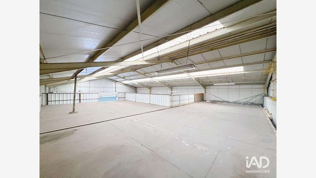 Local commercial à Saint-Hilaire-de-Brethmas