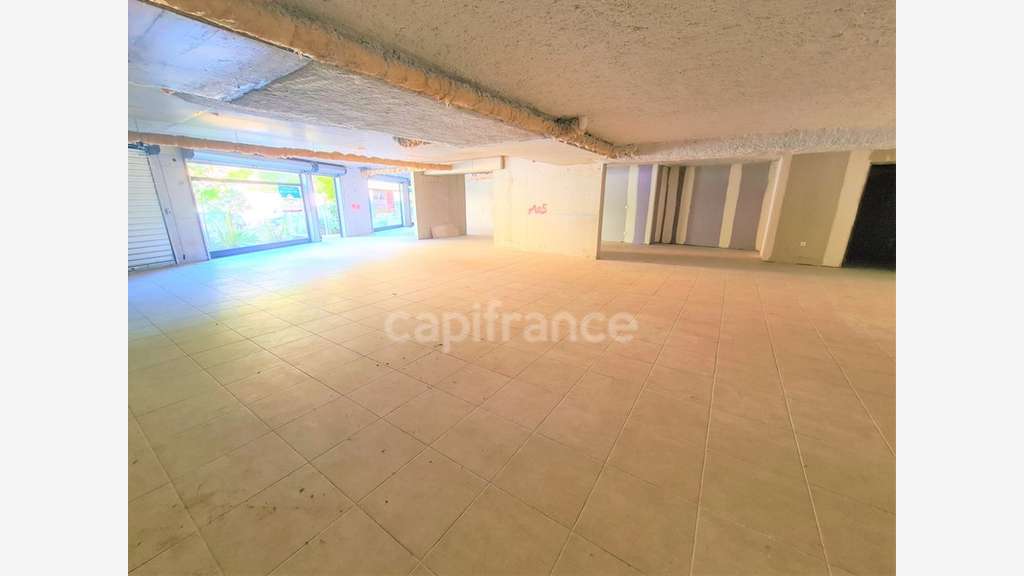 A louer local commercial de 210m² Nice St Isidore