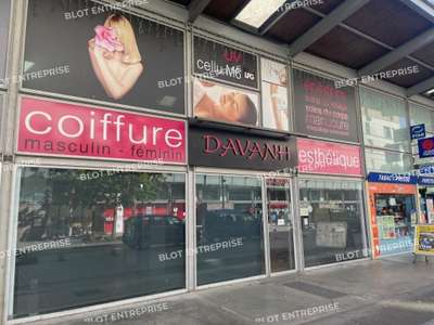 Location Locaux commerciaux - Boutiques à Saint-Jacques-de-la-Lande