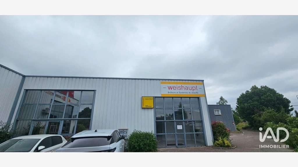 Loue murs commerciaux 202m² à St-Jean-de-la-Ruelle