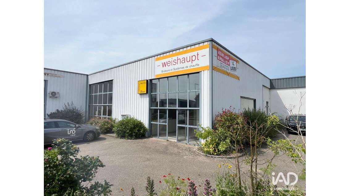 Loue murs commerciaux 202m² à St-Jean-de-la-Ruelle