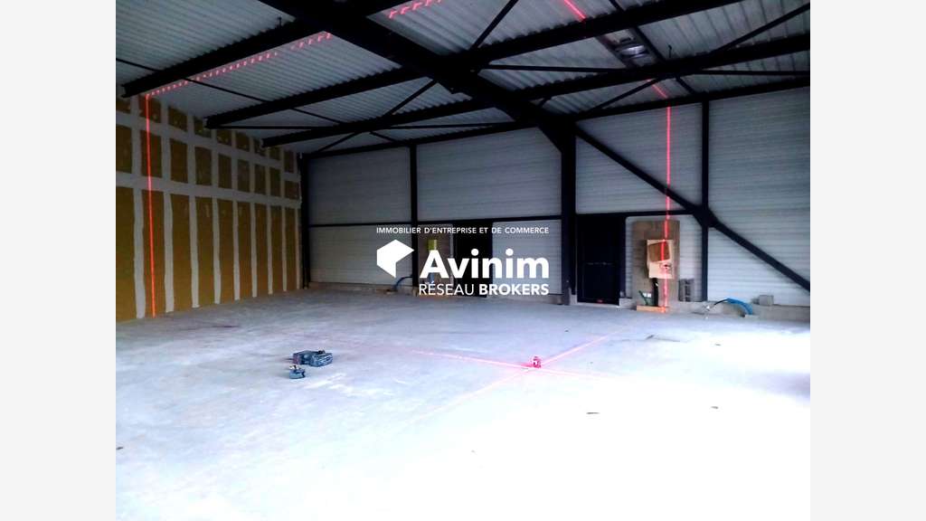 Local 137m² à louer retail park St-Jean-de-Ruelle