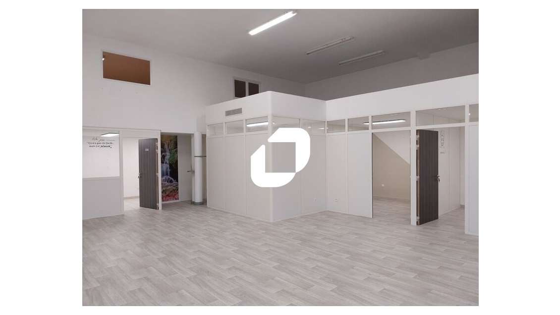 A louer Local commercial 285m² Saint jean de vedas