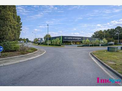 A louer local commercial 475m² Saint-Jean-d'Illac