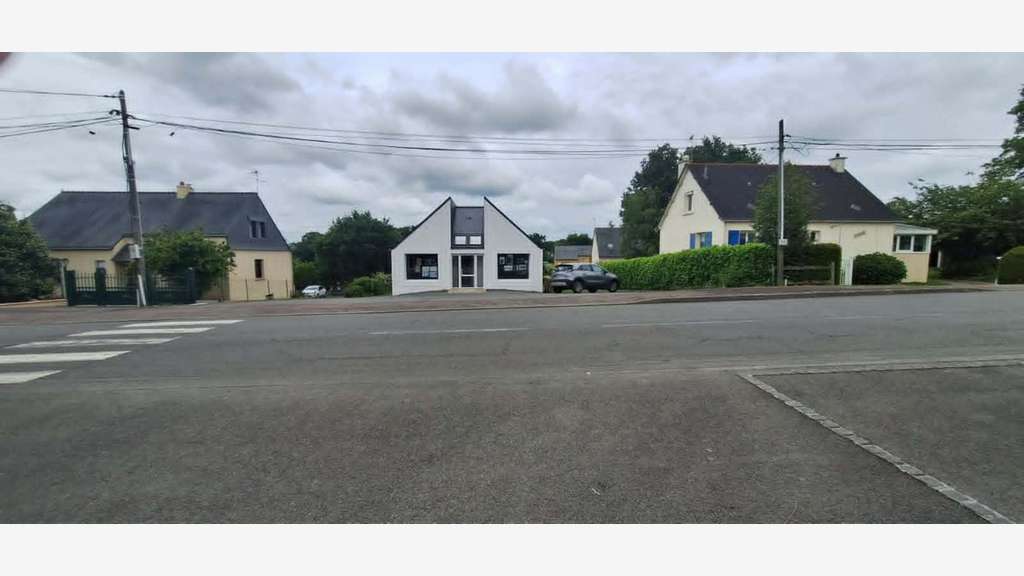 Local 70m² empl stratégique Saint-Jean-la-Poterie