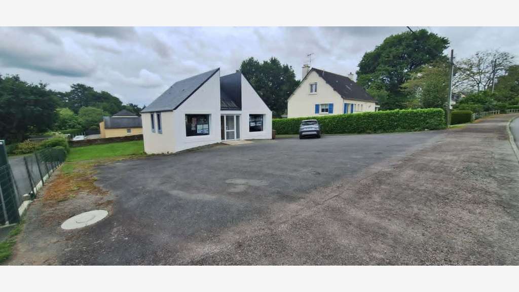 Local 70m² empl stratégique Saint-Jean-la-Poterie