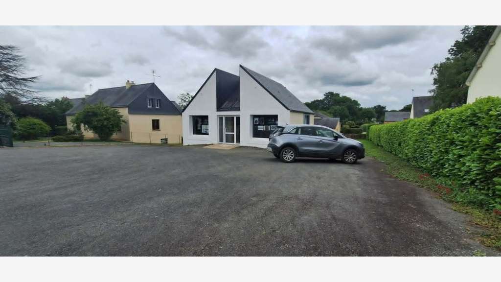 Local 70m² empl stratégique Saint-Jean-la-Poterie
