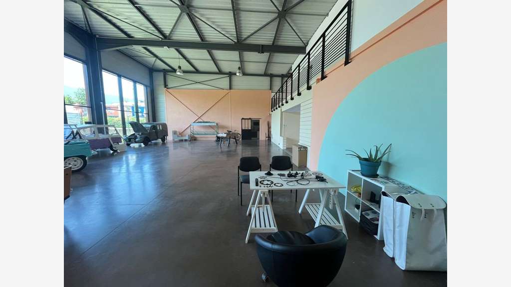 Local à louer 450m² à Saint-Jorioz