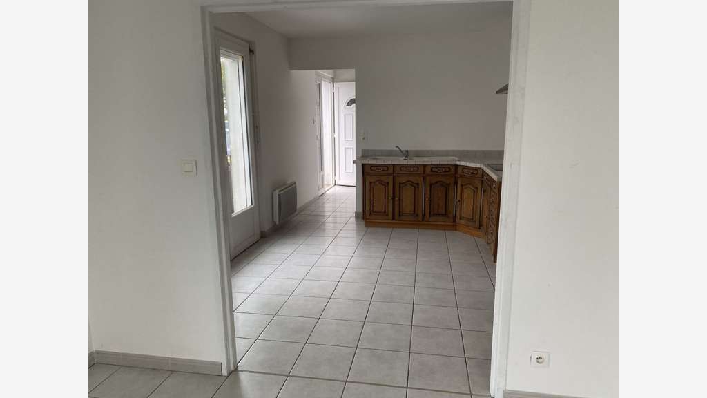 Local commercial 75.00m2 - ARTISANAL - 700 euros