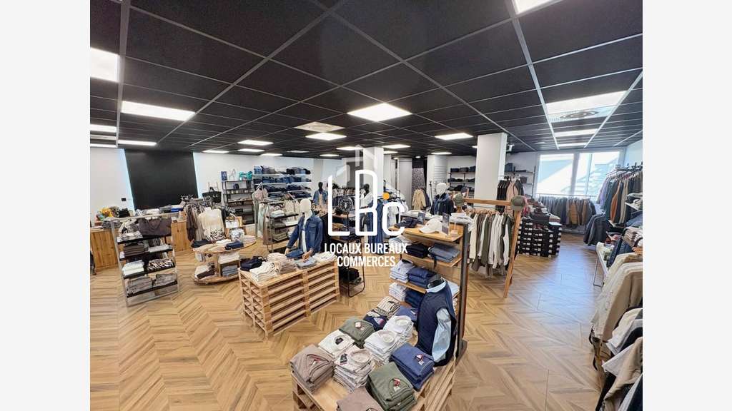 Local commercial 150m² St Julien de Concelles 