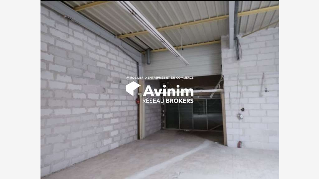 Loue local commercial d'activités de 342m² à Metz