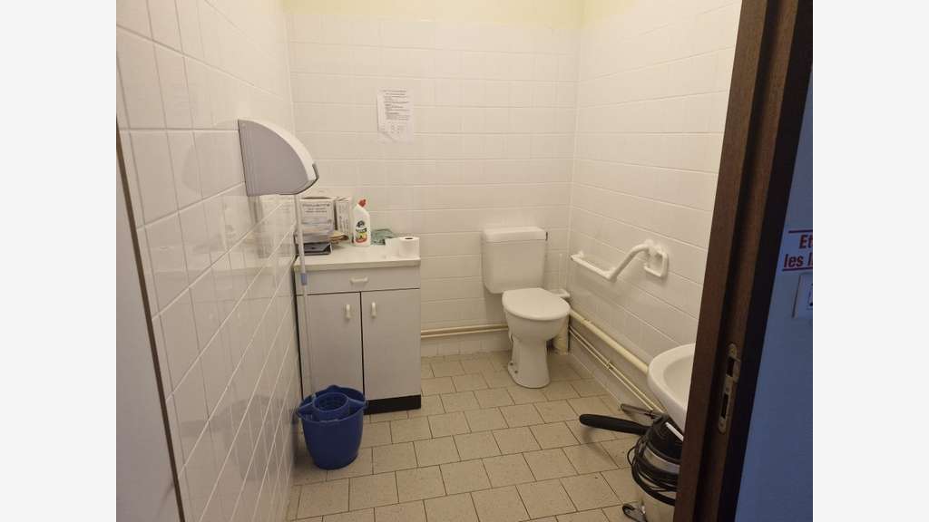 Location grand local 1080m² proche de Saint-Junien