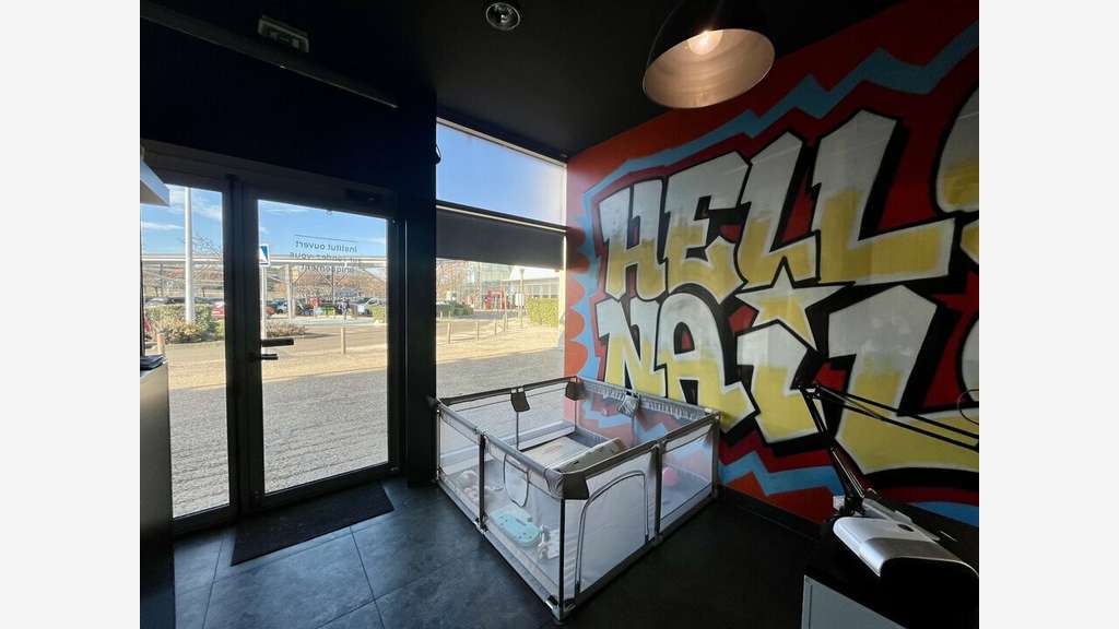 A louer local 40m² en ZAC Saint-Laurent-des-Arbres